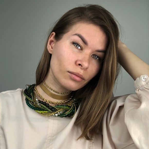 Meet your Posher, Elena - Picture 1 of 4